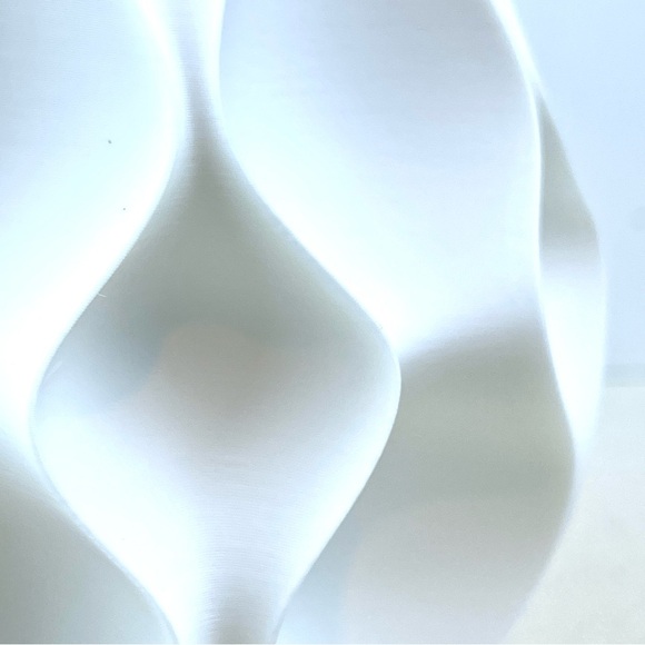 Modern Flower Vase, Abyssal Flower Vase - Picture 6 of 7